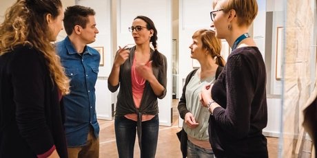 Menschen mit Hörbehinderungen im Deutschen Historischen Museum