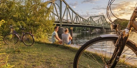 Stadtrundfahrt Berlin: Fahrradtour zur Glienicker Bruecke