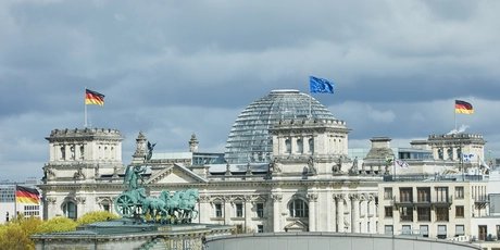 Reichstagsgebäude mit Quadriga