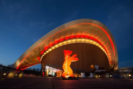 The illuminated House of World Cultures as a venue at the Berlinale 