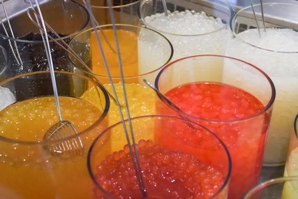 Fruchtperlen für Bubble Tea in Gläsern