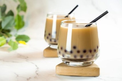 Bubble Tea in zwei Gläsern
