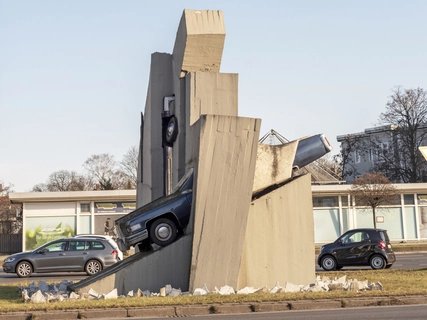 Kunst im Kiez: Beton Cadillacs von Wolf Vostell