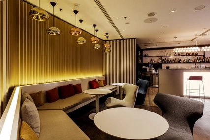 15-Min-Stadt-Hotel_NH_Collection_Berlin_Friedrichstrasse_hotel_bar
