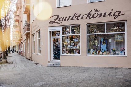 Schaufenster Zauberkönig Traditiongeschäft für Zauber-, Scherz- und Vexierartikel 