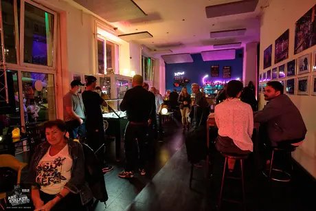 Die Early Bird Party: Der frühe Vogel tanzt den Beat