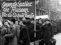 Massendemonstration der Berliner Werktätigen, Großkundgebung Unter den Linden zur Konstituierung des neuen Magistrats in der sowjetischen Zone, 30. November 1948 Massendemonstration der Berliner Werktätigen, Großkundgebung Unter den Linden zur Konstituierung des neuen Magistrats in der sowjetischen Zone, 30. November 1948