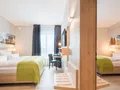 Zimmer mit Verbindungstür