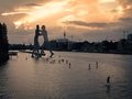 Molecule Man mit Stand Up Paddlern