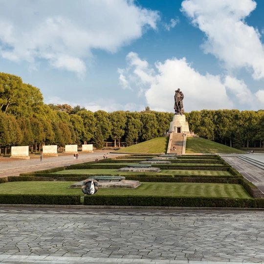  Sowjetisches Ehrenmal im Treptower Park