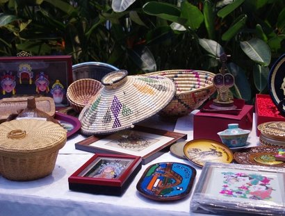 FEW Basar