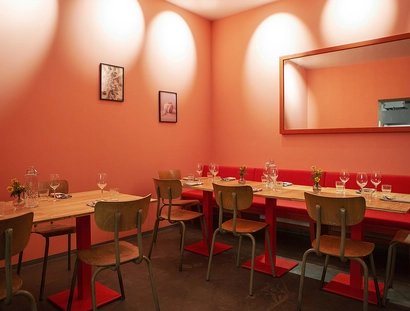 Interior del restaurante vegano Happa