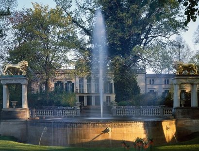 Glienicke Palace with fountain in Berlin