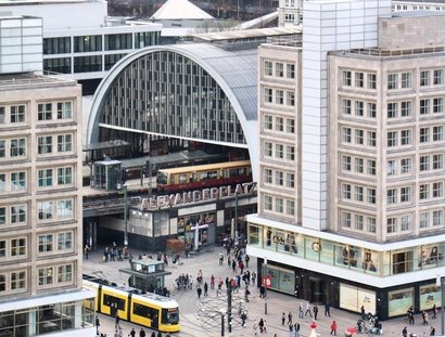 Ausblick über den Alexanderplatz mit Bahnhof