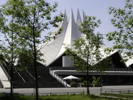 Tempodrom am Anhalter Bahnhof in Kreuzberg