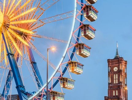 Berliner Weihnachtszeit am Roten Rathaus in Berlin