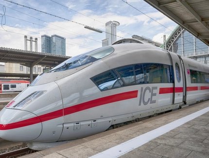 ice an bahnsteig