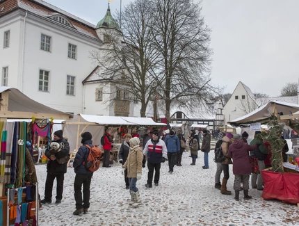 Märchenhafter Weihnachtsmarkt am Jagdschloss Grunewald in Berlin