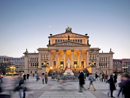 Konzerthaus en el Gendarmenmarkt de Berlín Mitte