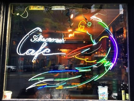Schwarzes Café