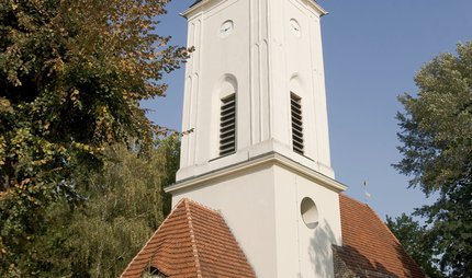 Dorfkirche Stralau in Berlin Dorfkirche und Kirchgarten Stralau