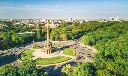 Tiergarten con la Columna de la Victoria Victory column and Berlin Tiergarten, Germany