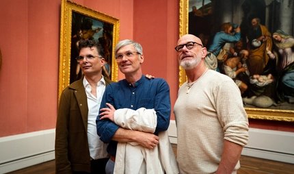 Männer in der Gemäldegalerie