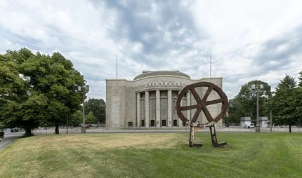 Volksbühne am Rosa-Luxemburg-Platz in Berlin Volksbühne am Rosa-Luxemburg-Platz in Berlin