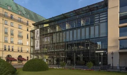Akademie der Künste am Pariser Platz in Berlin Akademie der Künste am Pariser Platz in Berlin