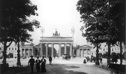 Black-and-white photograph Brandenburger Tor Berlin 1907